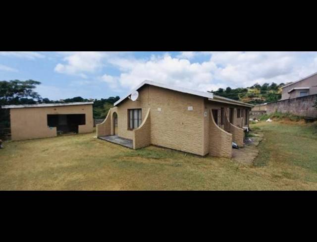 4 BEDROOM HOUSE FOR SALE IN UMLAZI Z